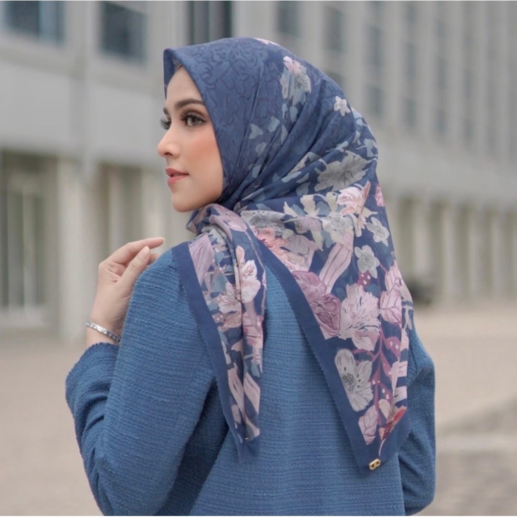 AS IS WHS BUTTONSCARVES DAISY BLUE NAVY