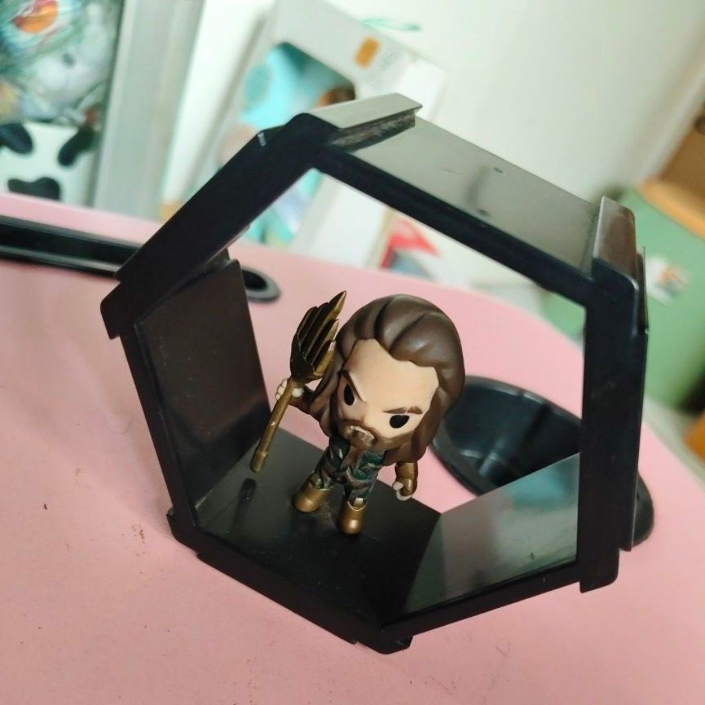 figure hexagon Aquaman justice League bioskop XXI
