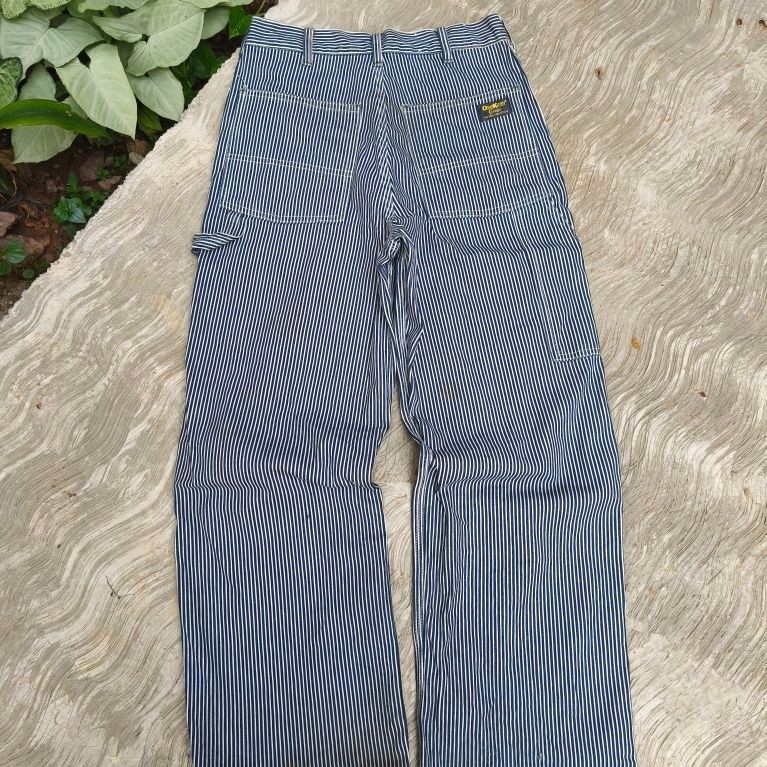 Oshkosh hickory carpenter