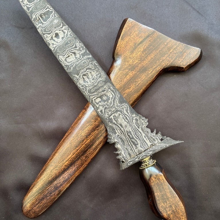 Keris Putut Kembar Pijetan Tangan pamor melati sinebar Tangguh Tuban