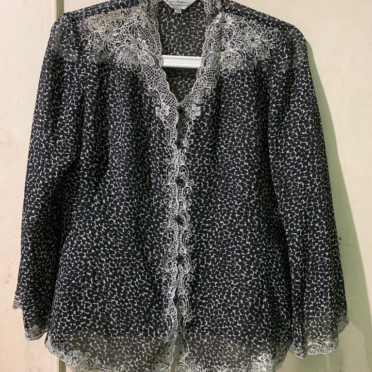 KEBAYA LYNE HALIM