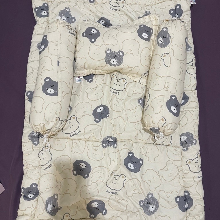 Bedcover Bumbee Collection- Bedcover bantal guling bayi bumbee preloved
