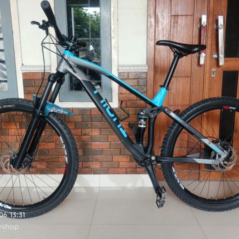 sepeda gunung MTB Thrill Fervent Elite scond