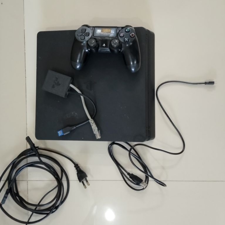 PS 4 Slim Hen Seri 22 Penyimpanan 1 TB