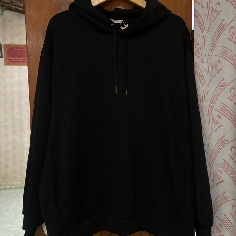 Hoodie GU scuba hitam size L