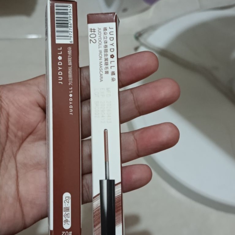 Mascara JUDYDOLL Iron Mascara cokelat