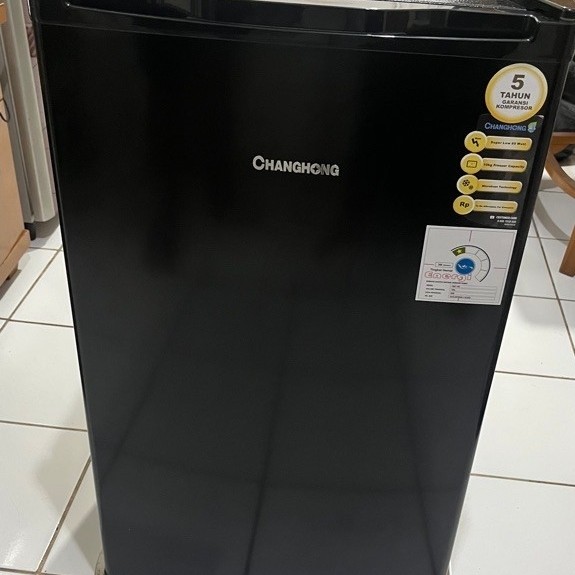(BEKAS) Kulkas Mini 1 Pintu Changhong Hitam CBC-100 100 Liter