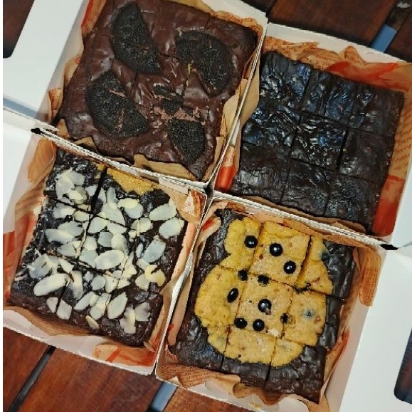 FUDGY BROWNIES 10X10