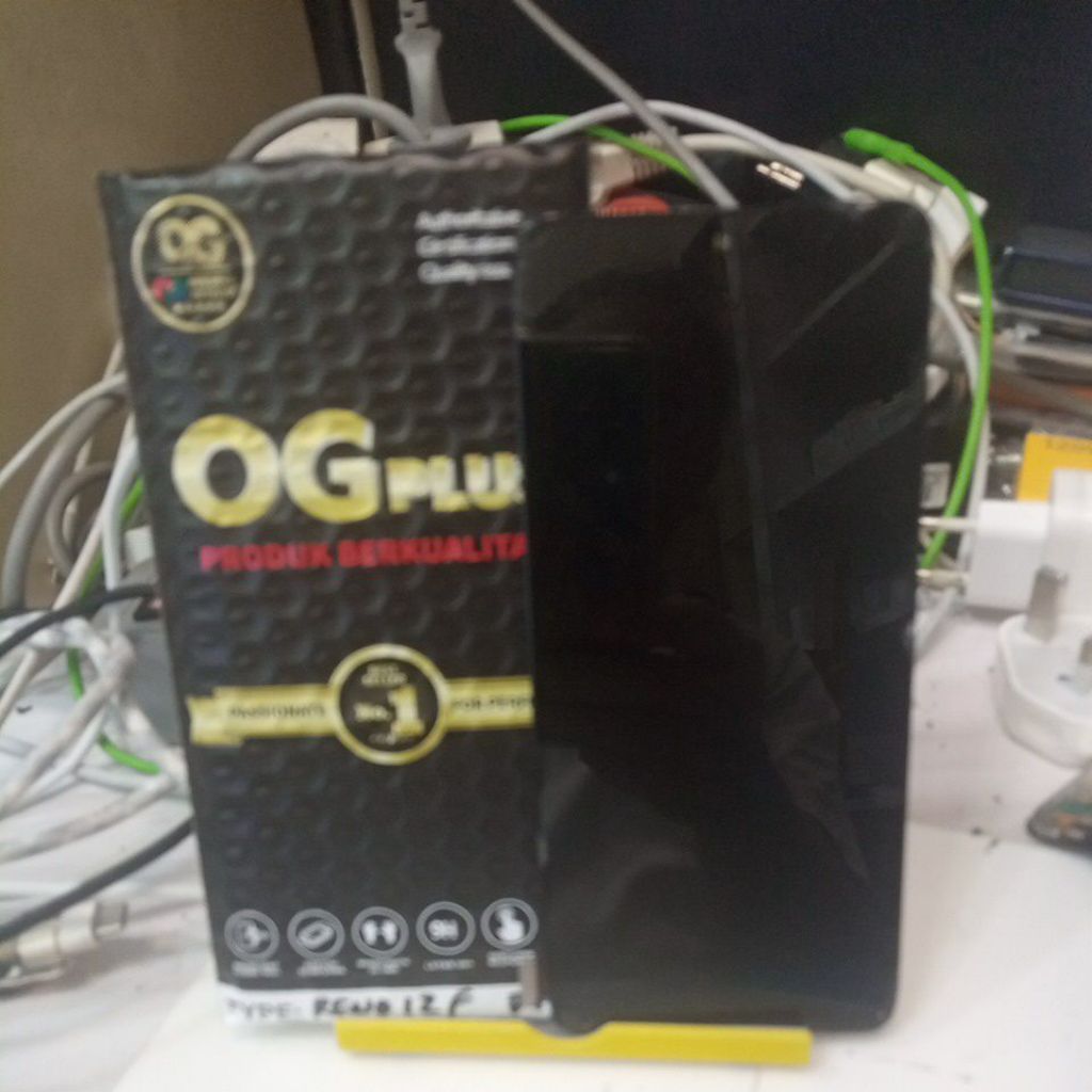 Lcd  Handphone Oppo reno 12 F.                                                                     .