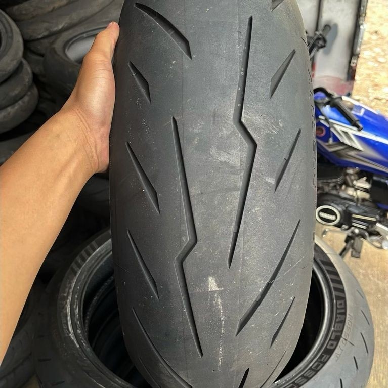 BAN PIRELLI DIABLO ROSSO IV UKRAN 180/55--17