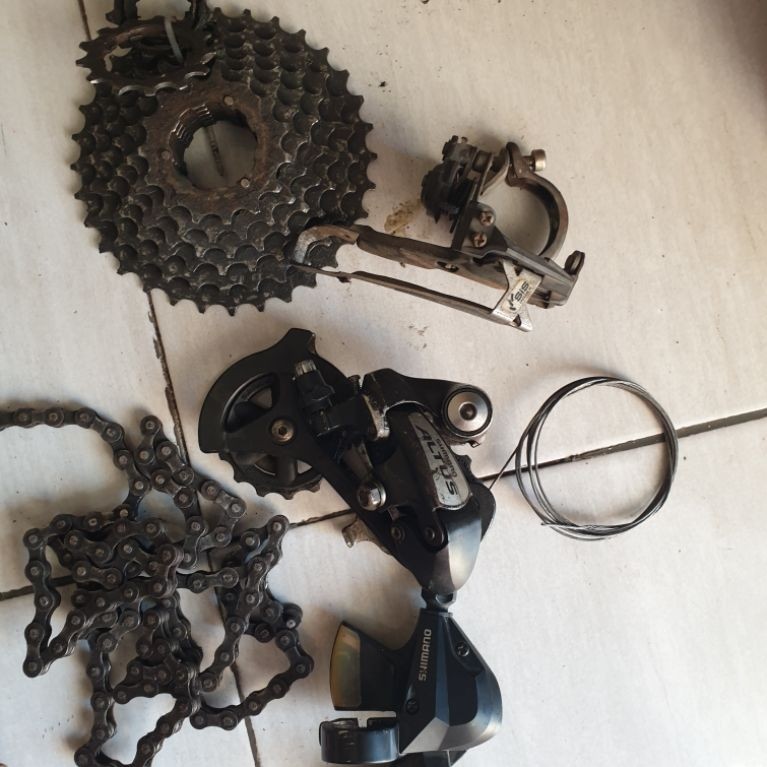 Groupset Shimano altus 7.8 sped
