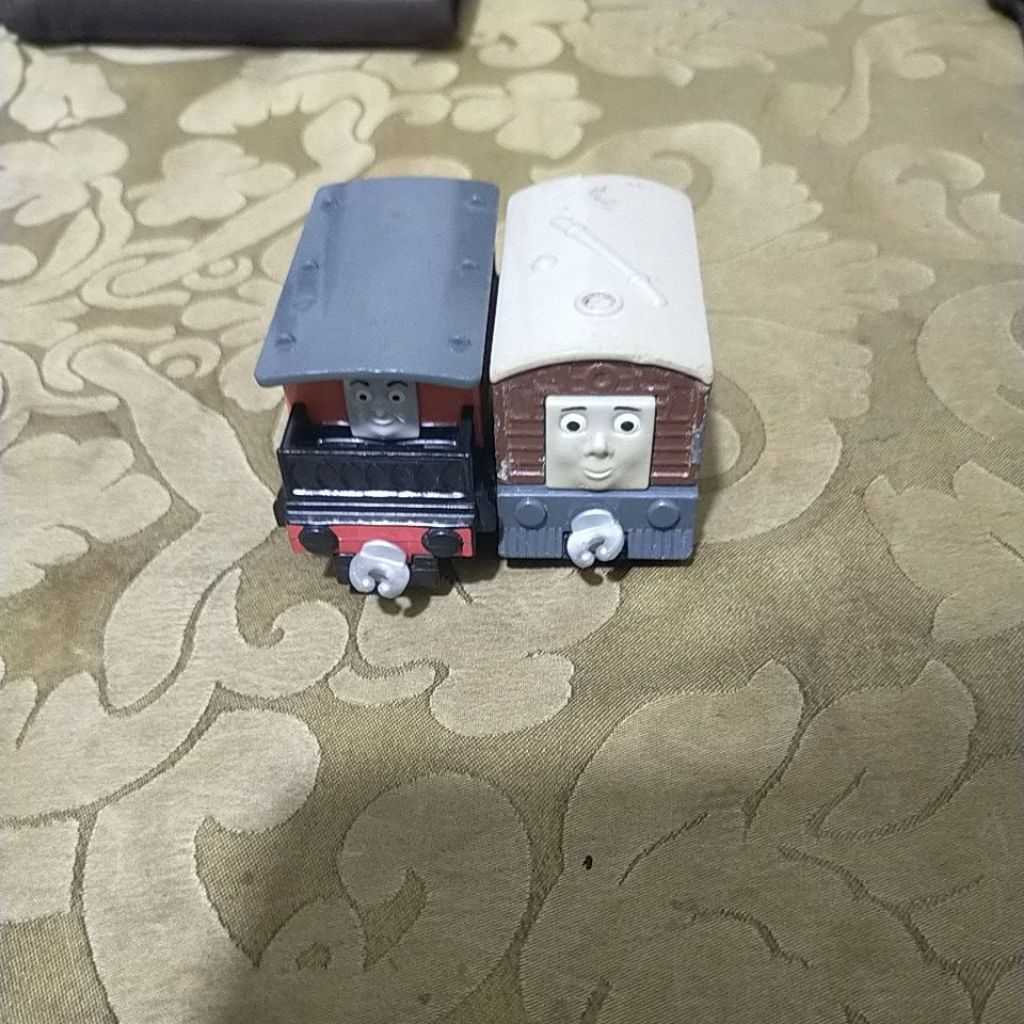 mainan Thomas & Friends Adventures/collectible railway Toby+henrietta Metal Engine diecast Thailand