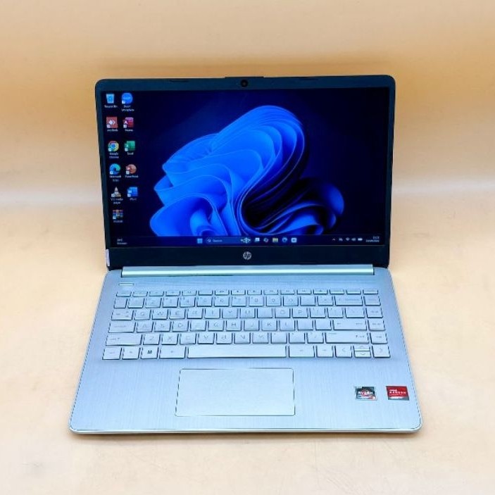 Laptop HP 14s-FQ0110WM
Ryzen 3 3250U Ram 8 SSD 256