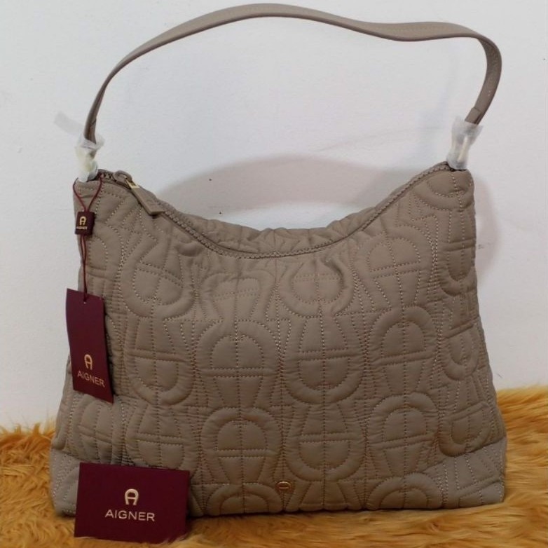 Aigner Cuscino Hobo