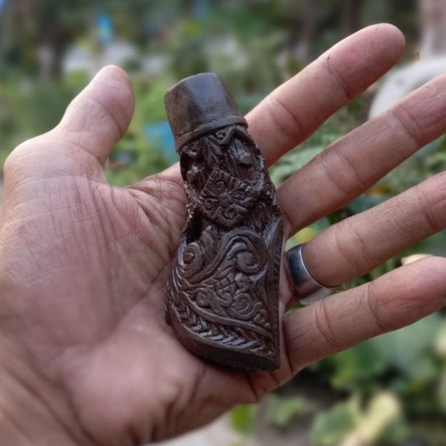 Deder keris ukir Cirebonan