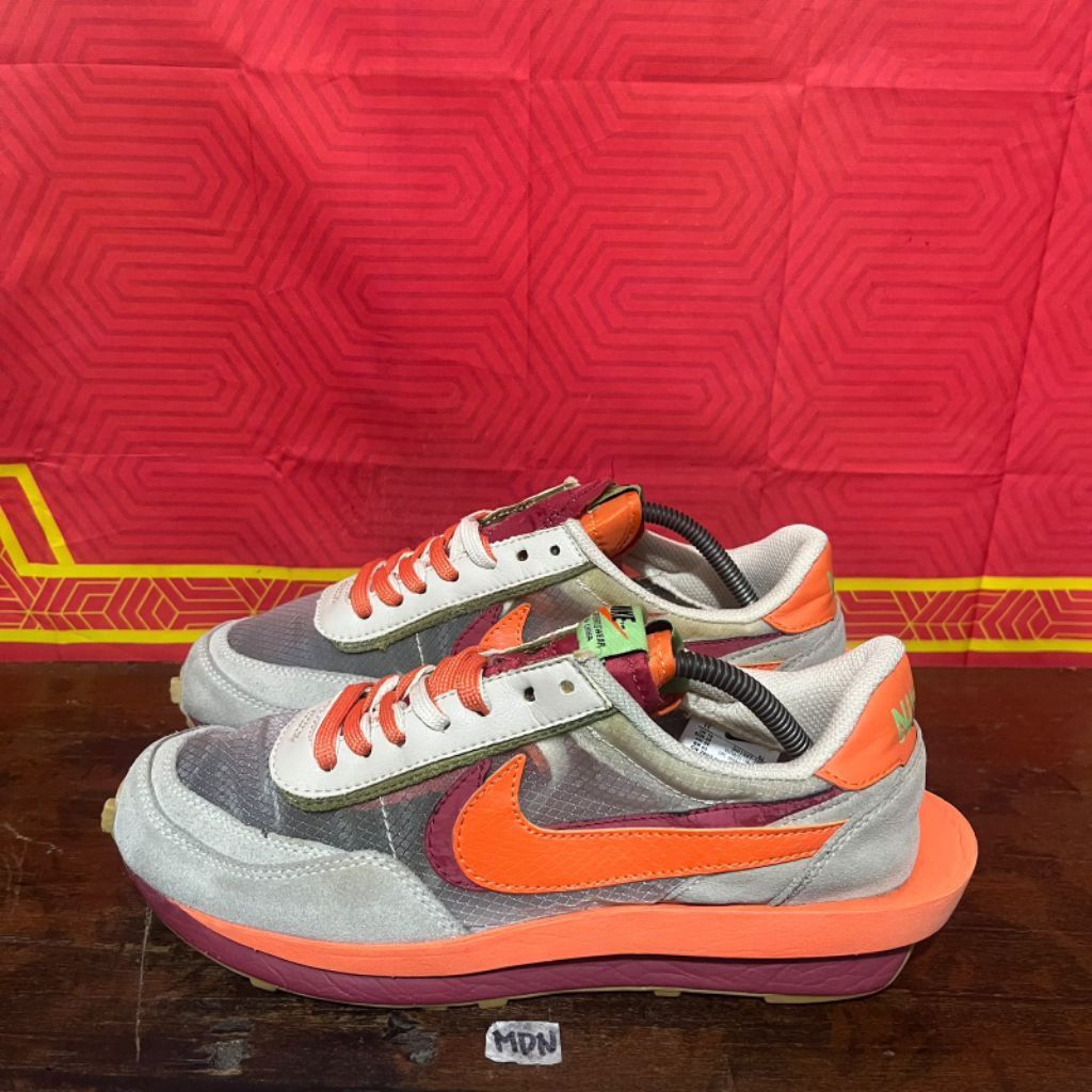 Nike sacai wafle size 45
