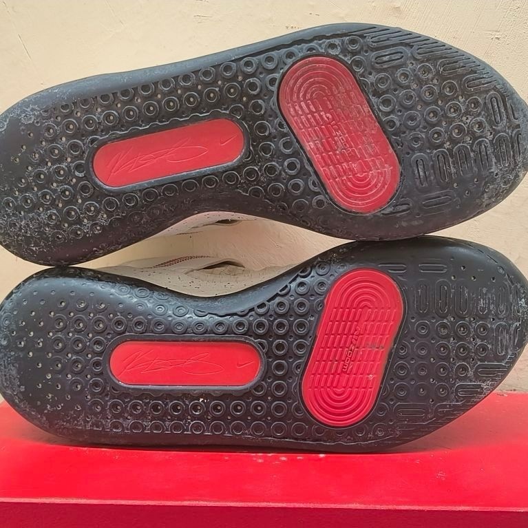 Sepatu Basket Size 46