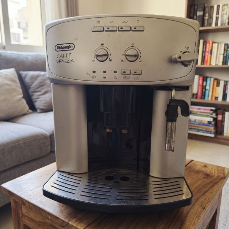 DeLonghi Caffe Venezia ESAM 2200 (Bekas) - Mesin Kopi Full Automatic