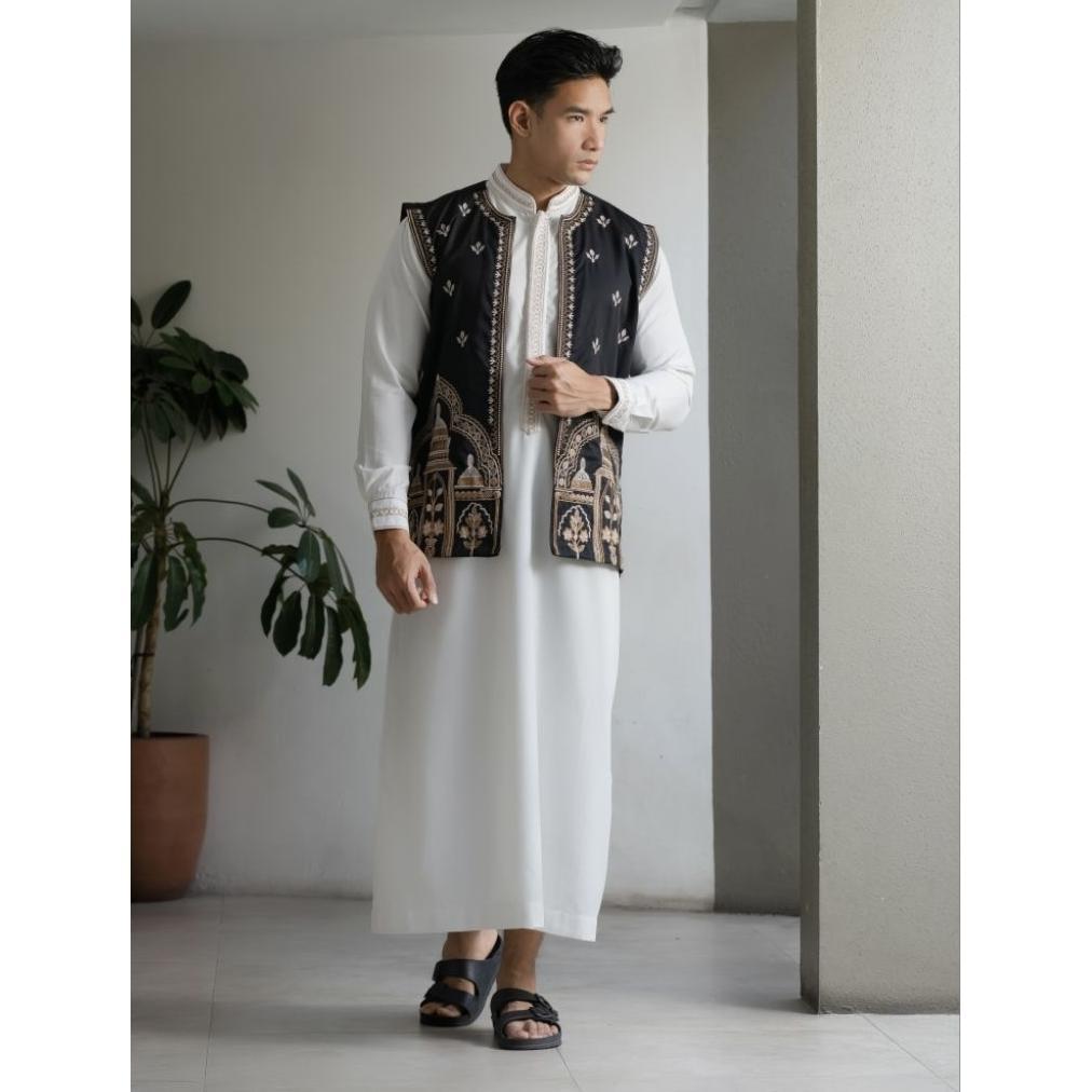 Gamis + Rompi Bordir Pria NUC.ID Ghofar 02 (Gamis BW & Rompi Hitam)