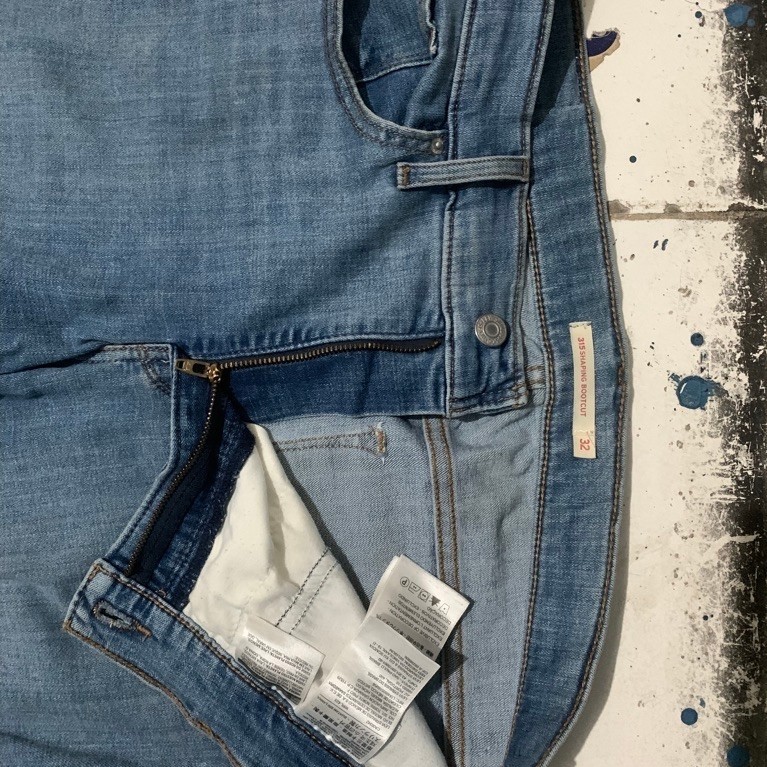 LEVIS-STRAUSS&CO-SIZE-32