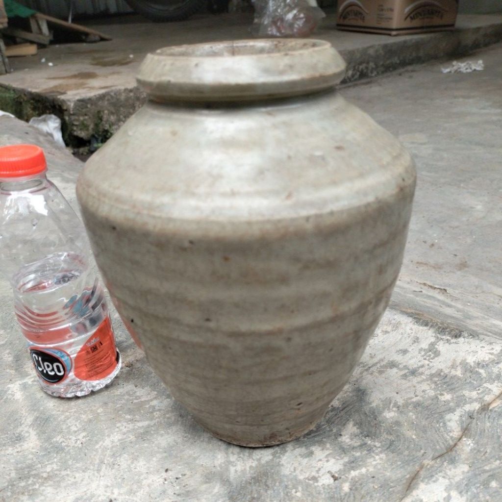 Guci kuno china porselen hijau celadon dinasti Ming temuan tinggi18cm