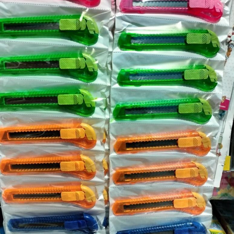 

Termurah (Isi 12 Pcs) Pisau Cutter Bening Warna/Pisau Cutter Bening Warna Besar Termurah