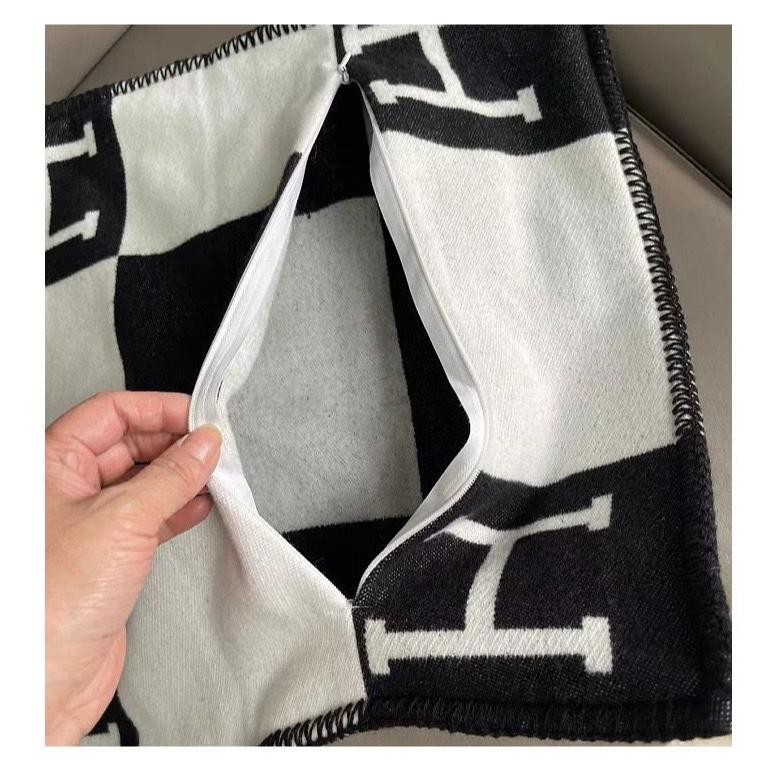 Flash Sale Herme Cover Cushion / Sarung Bantal Sofa Modern Minimalis Herme 45X45 Cm Aesthetic Mewah 