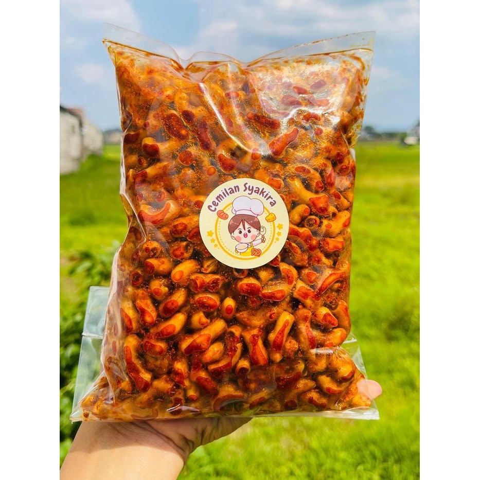 

LS Cemilan Syakira MAKARONI BANTET DAUN JERUK 500gram Cemilan Pedas Food Snack Macaroni Spicy Makanan Camilan Jajanan Keripik Makroni Renyah Nikmat