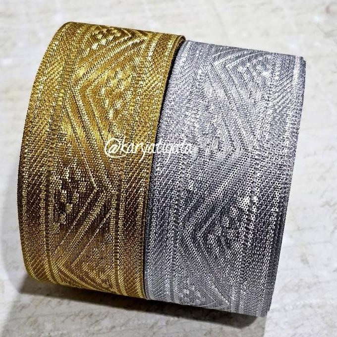 

Produk Terbaik] Renda India / Pita Gamis 1.5 Inch Kode 171 Lebar 3.8 Cm - 15 Meter