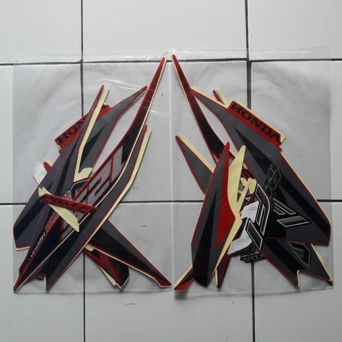 Ready  sticker motor vario techno 125 fi 2013 merah