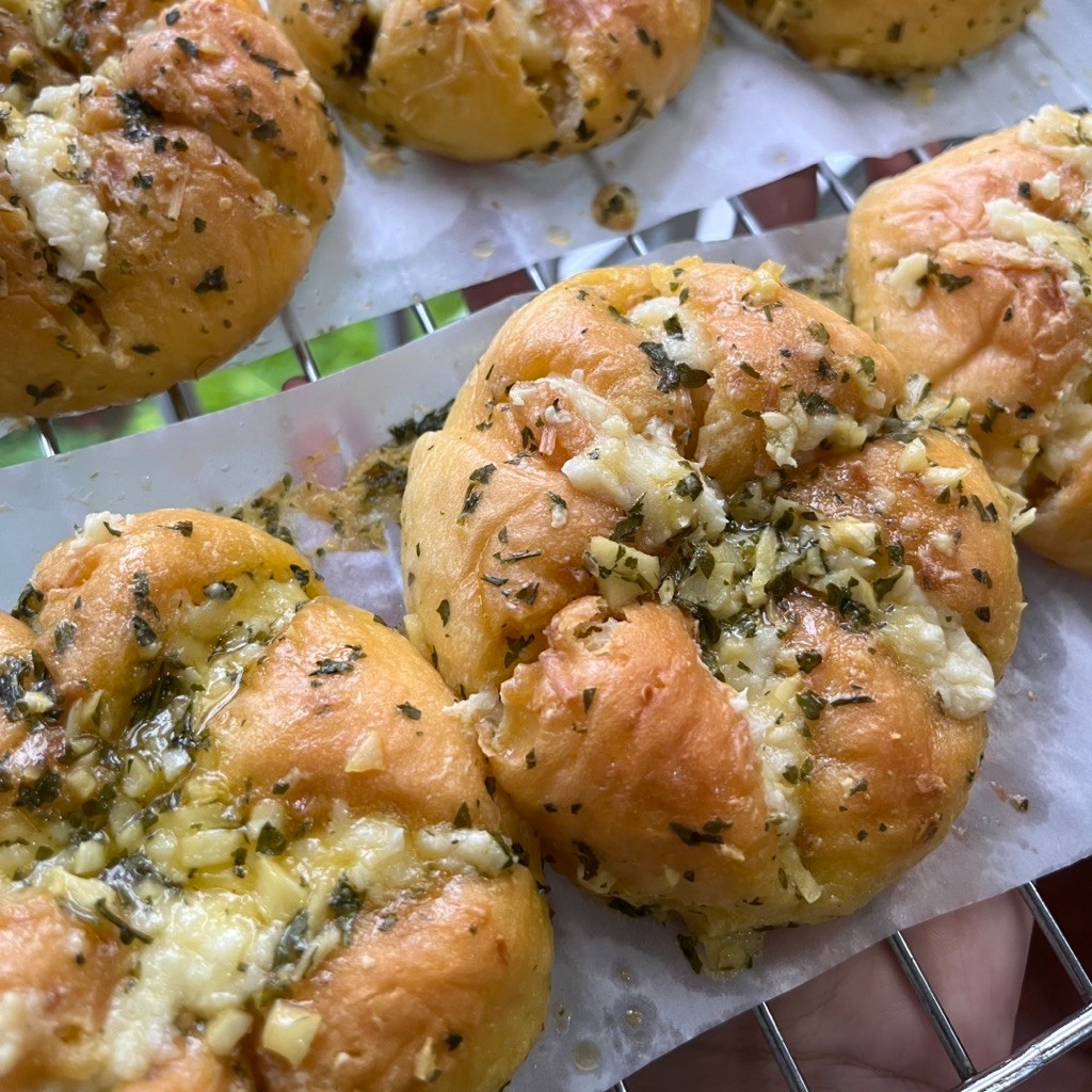 

Korean Garlic Cheese Bread - Roti Keju Bawang Putih