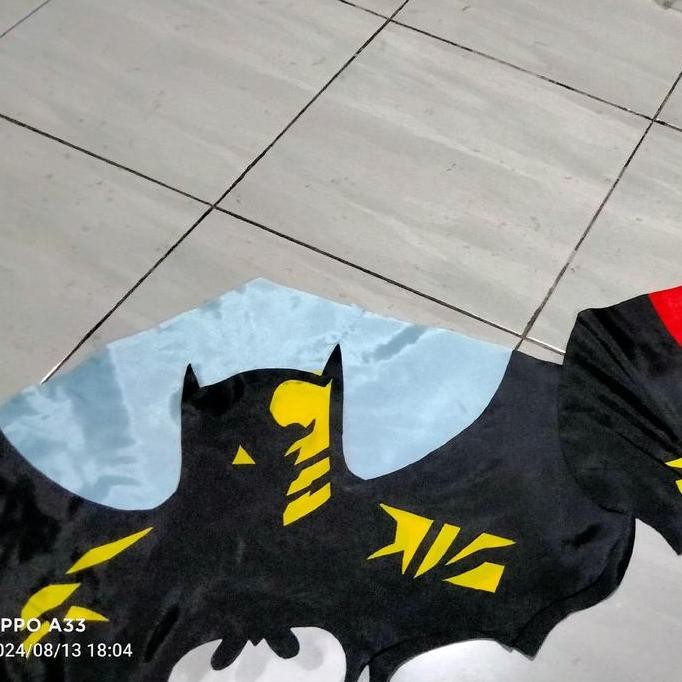 layangan kain motif Batman