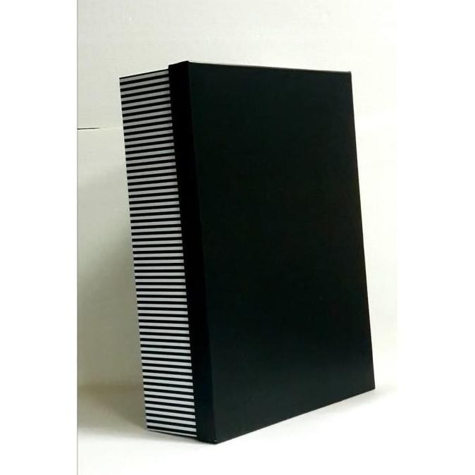 

Terbaik Kotak Kado/Kotak Hadiah/ Gift Box Super Jumbo A / Garis Hitam 1 100% Ori
