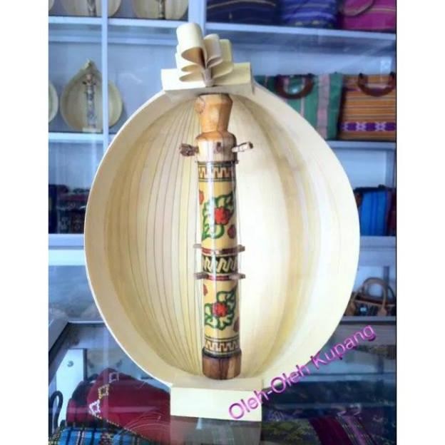 Miniatur Sasando (Alat Musik Tradisional NTT)