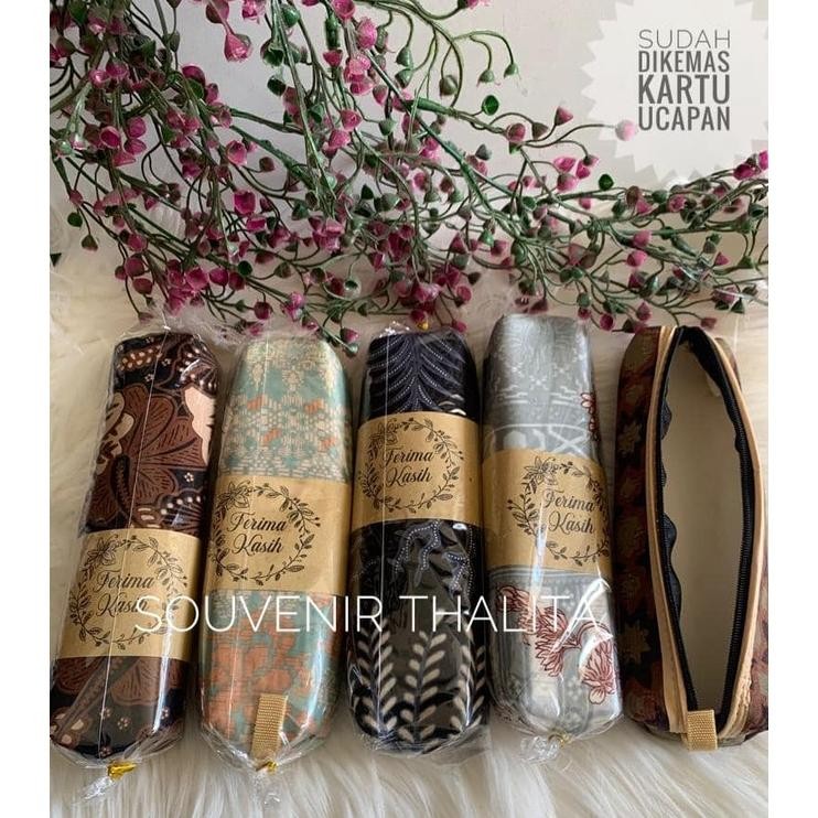 

Souvenir Pernikahan 50 pcs Tempat Pensil Atau Pulpen Motif Batik Kemas Plastik