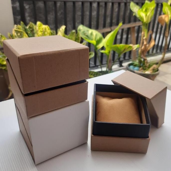 Kotak Jam Tangan Kombinasi Polos