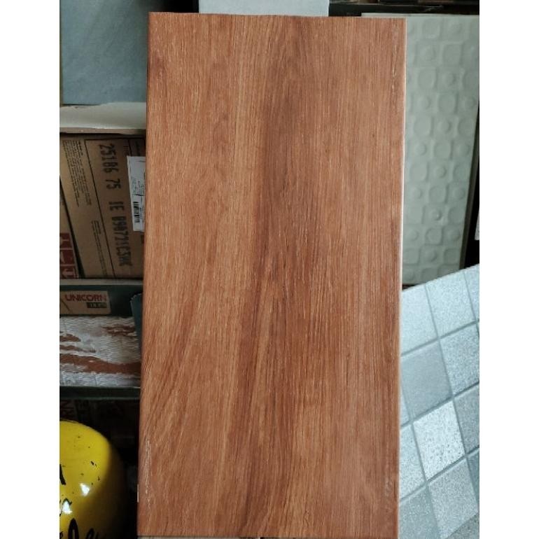 Keramik 30x60 MATT URAT KAYU TUA KASAR / KERAMIK TANGGA