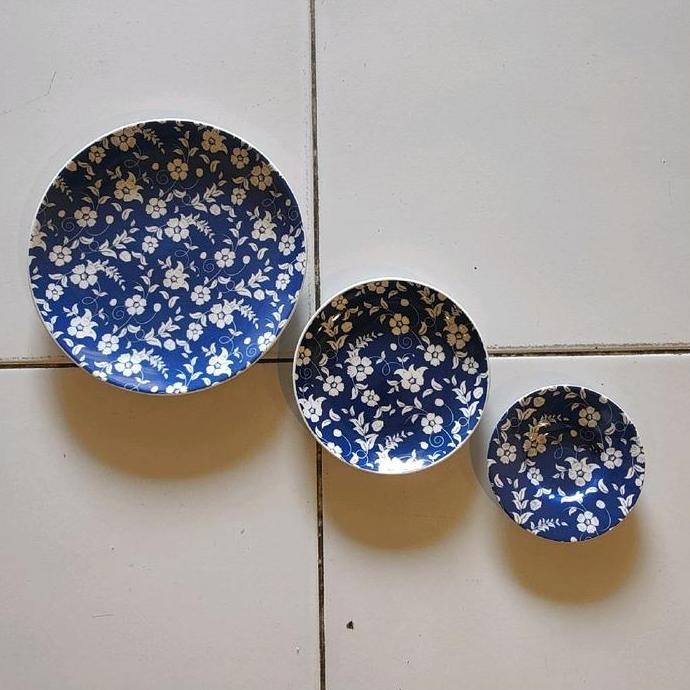 Piring Keramik Blue Rose/Piring Hias Biru Putih/Free Kawat Gantung