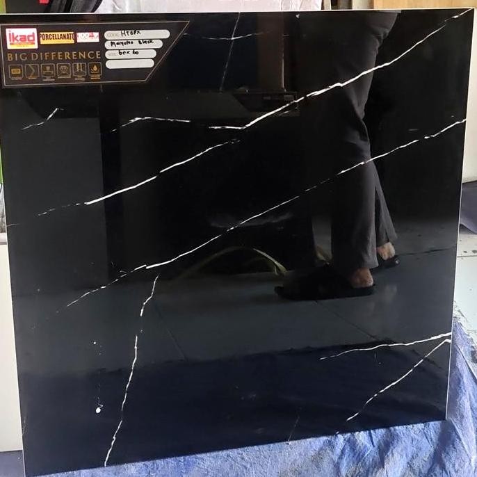 Terbaik Granit 60X60 Hitam Motif Marmer Salur Putih 100% Ori
