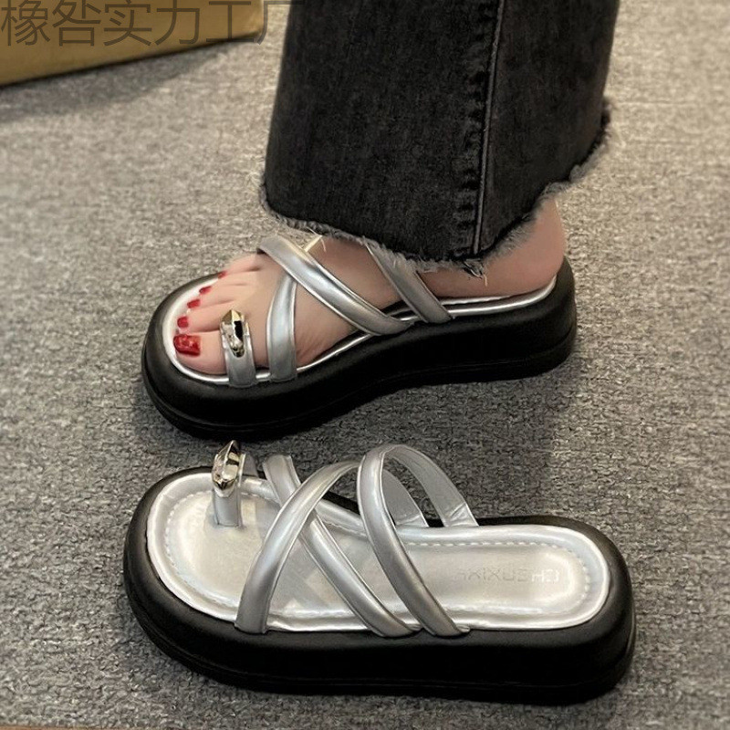 [Earth Walk Slipper Factory][COD]Sandal slip-on peningkat tinggi badan bersol tebal gaya Chanel