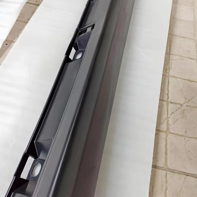 Side Skirt Bodykit Trisplang Innova Type G V 2005-2015 Orinal