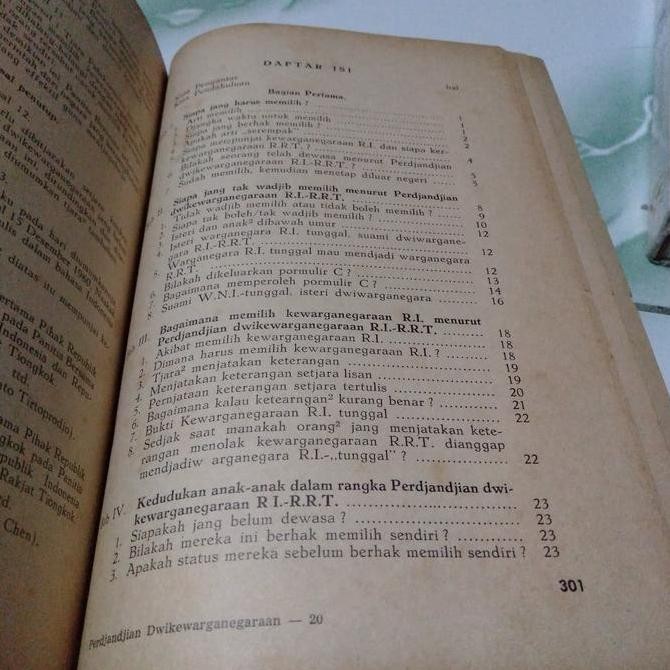 PERDJANJIAN DWIKEWARNEGARAAN RI -RRT oleh Mr Ni Liem Tjing Hien - Kho Original