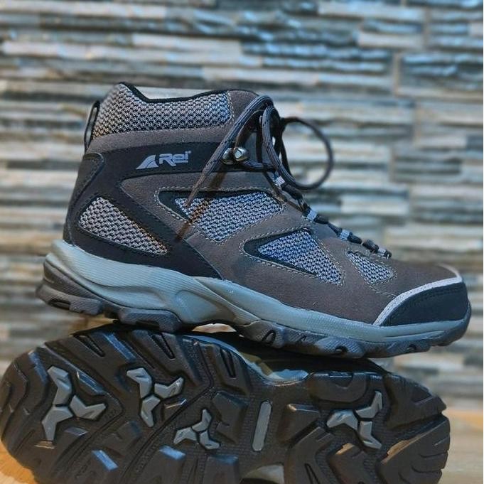 sepatu hiking pria blacksmith/sepatu outdoor/sepatu hiking rei/sepatu gunung/sepatu riding