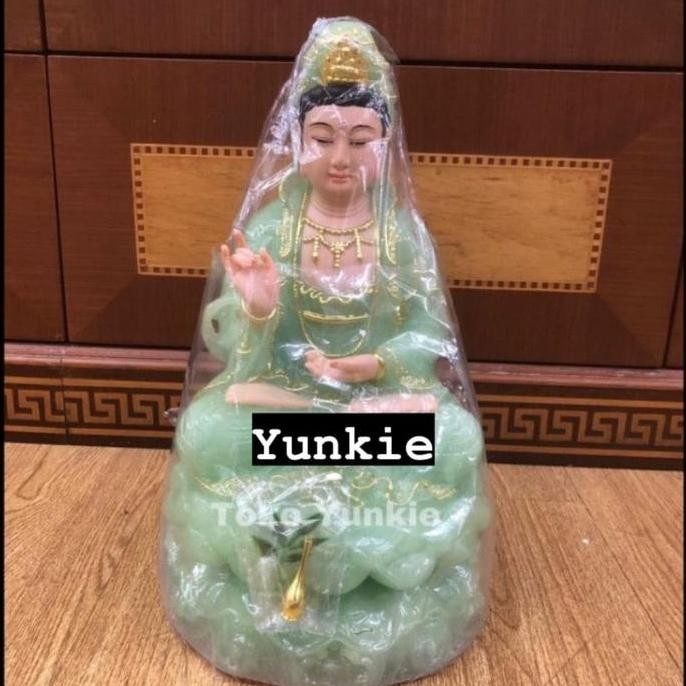 Patung Dewi Kwan Im Bahan Marmer Putih Baju Hijau