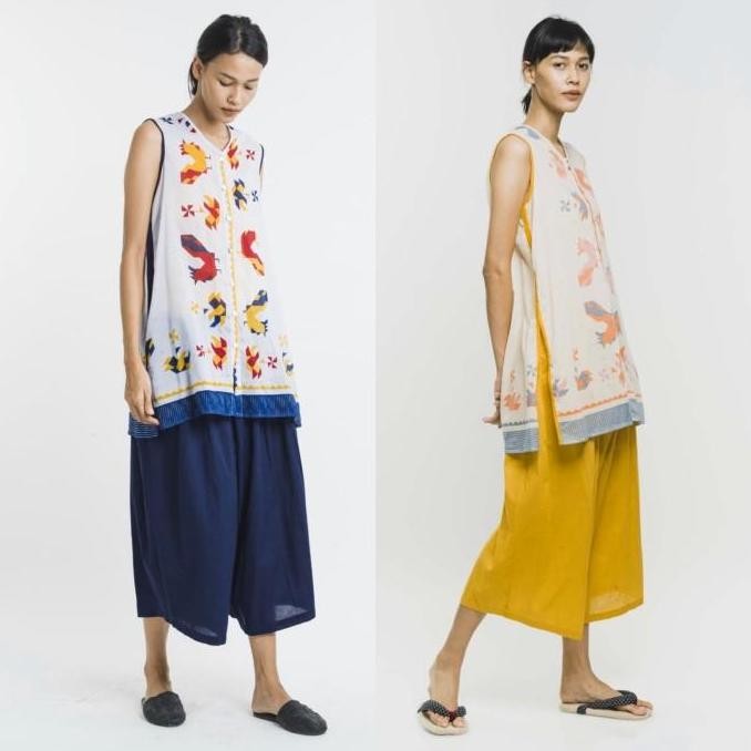 Baju Santai Ayam Hias Sejauh Mata Memandang