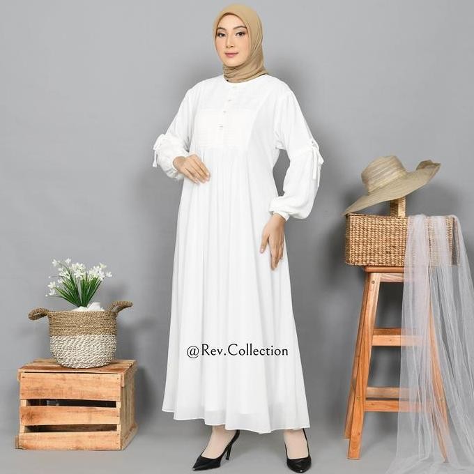 Gamis Umroh Wanita Bahan Ceruty Putih Tulang Dengan Brukat Lengan Balon Aksen Pita