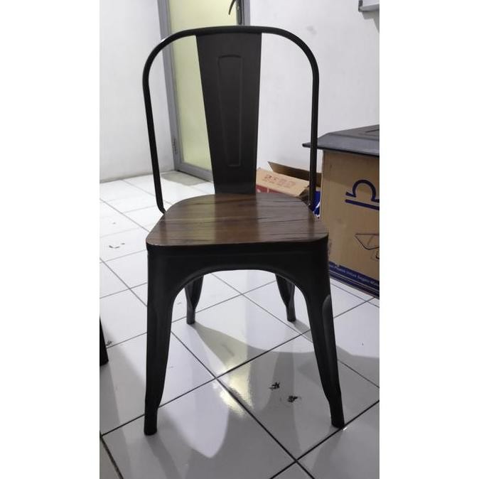 kursi bekas kursi kayu besi sesuai dengan foto barang nya