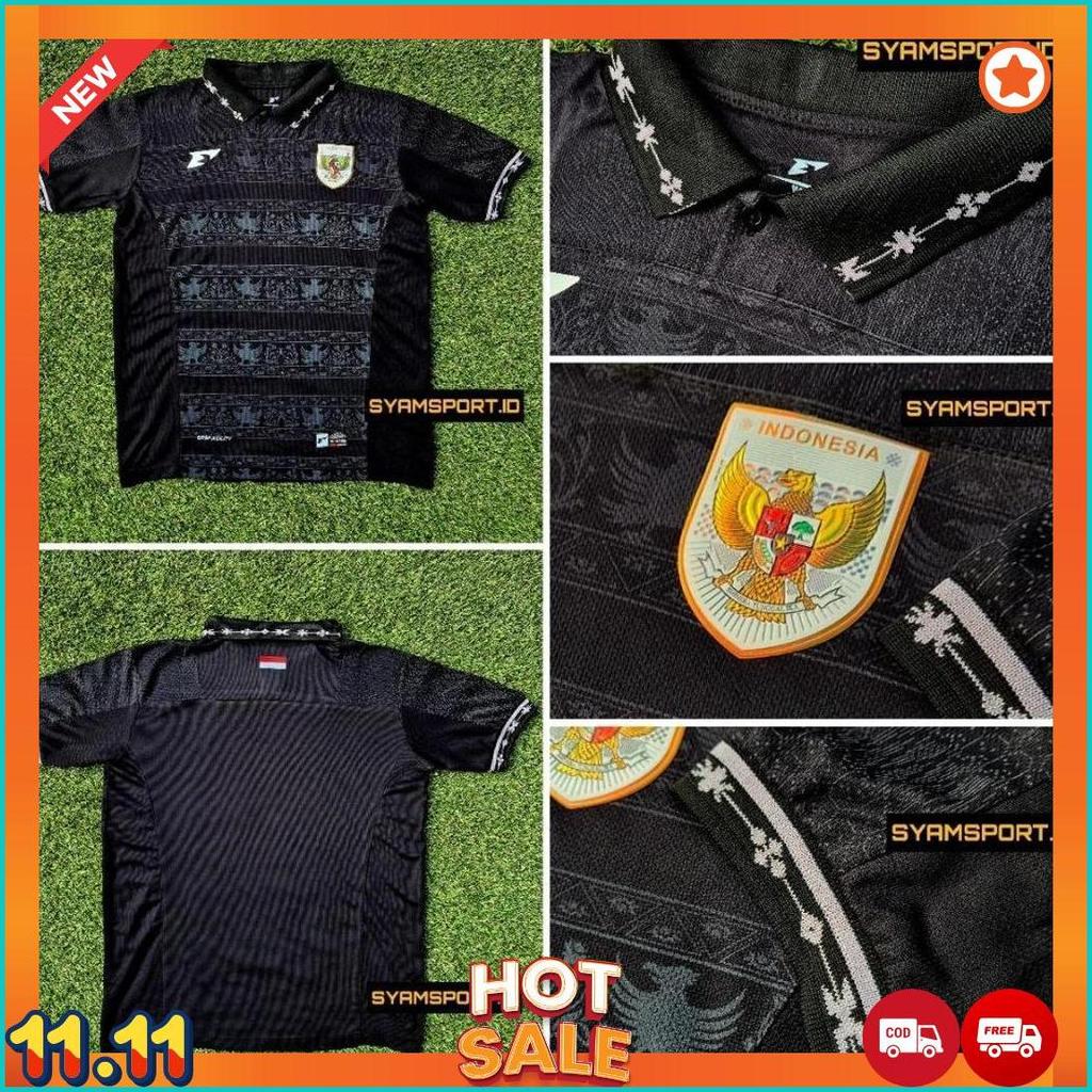 Jersey Kiper Timnas Indonesia Hitam 2025 Detail Logo Timbul Krah Lengan Karet Motif Bordir Elastis |