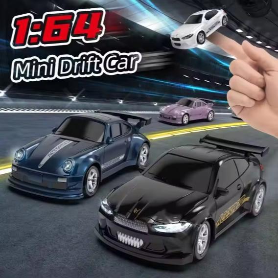 Ready Desktop RC Drift Car Micro Merk Fayee Skala 1:64 QD 2,4 Ghz Model Porsche dan BMW - Mobil RC M
