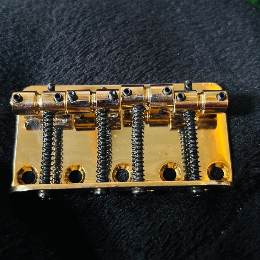 bridge bass 4string fender jazz bass/P bass original warna gold